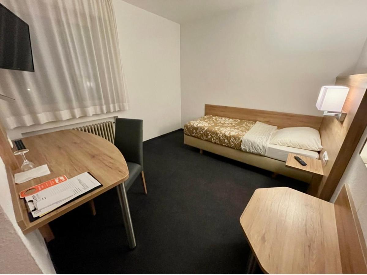 Lilton Hotel Stuttgart-Zuffenhausen Экстерьер фото