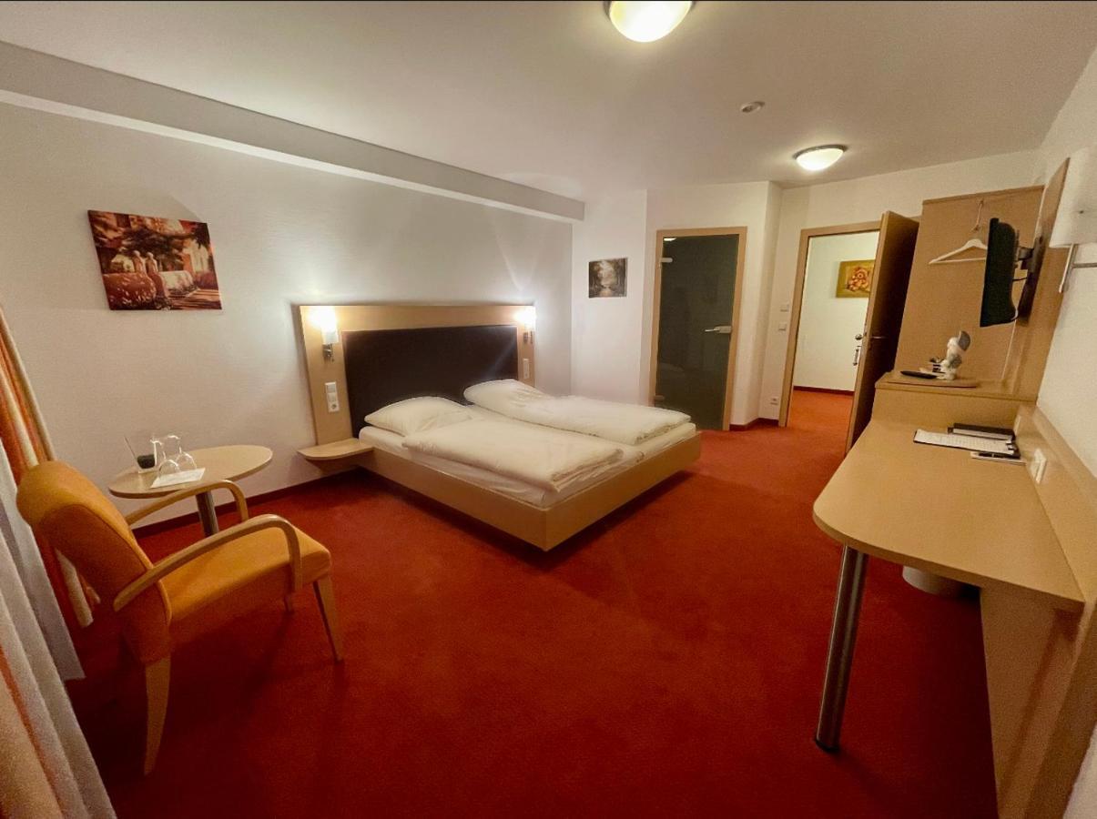 Lilton Hotel Stuttgart-Zuffenhausen Экстерьер фото