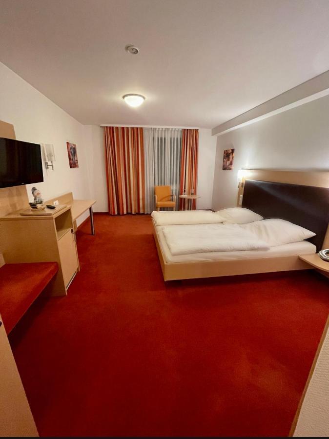 Lilton Hotel Stuttgart-Zuffenhausen Экстерьер фото
