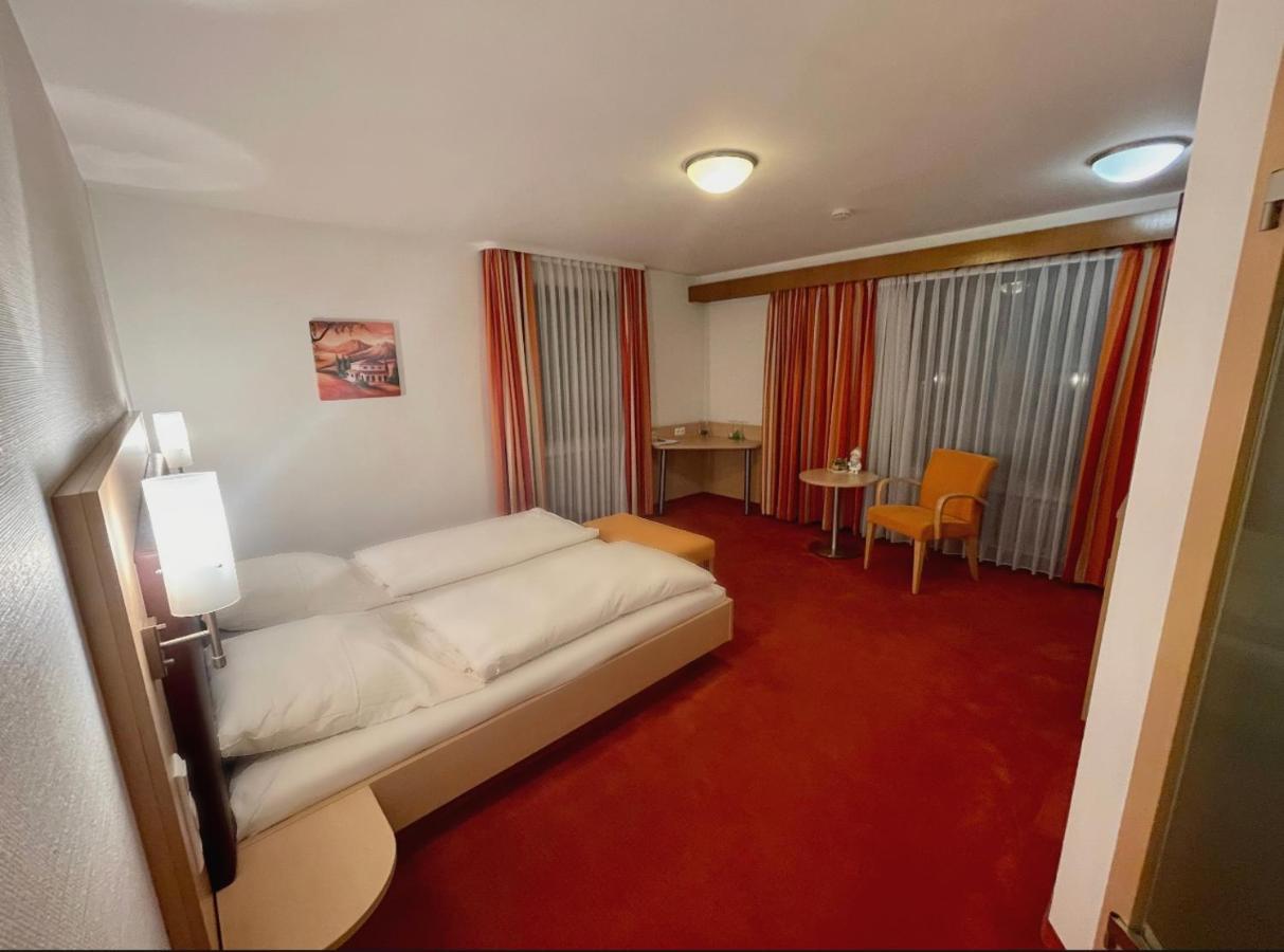Lilton Hotel Stuttgart-Zuffenhausen Экстерьер фото