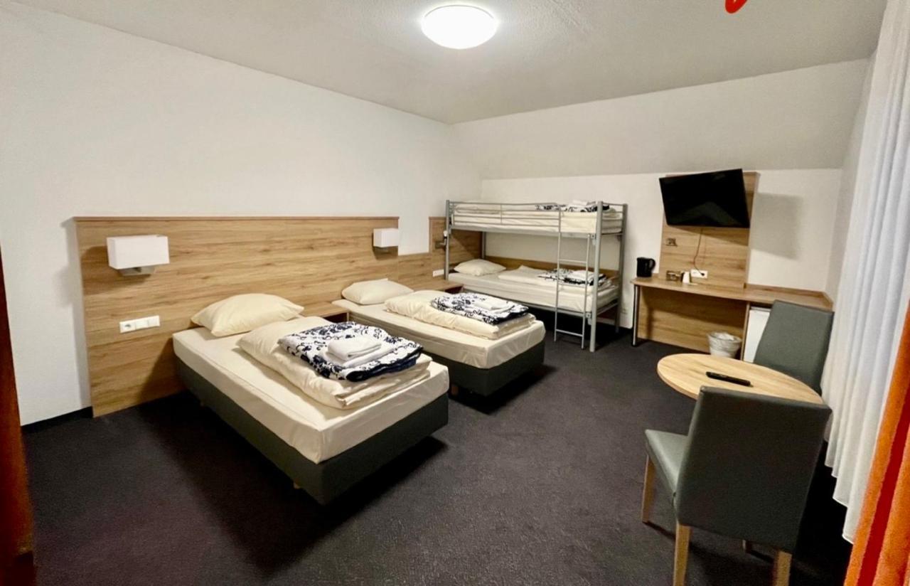 Lilton Hotel Stuttgart-Zuffenhausen Экстерьер фото