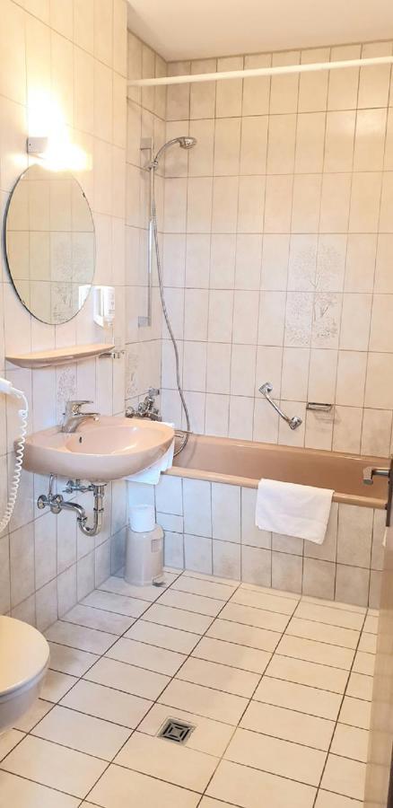 Lilton Hotel Stuttgart-Zuffenhausen Экстерьер фото