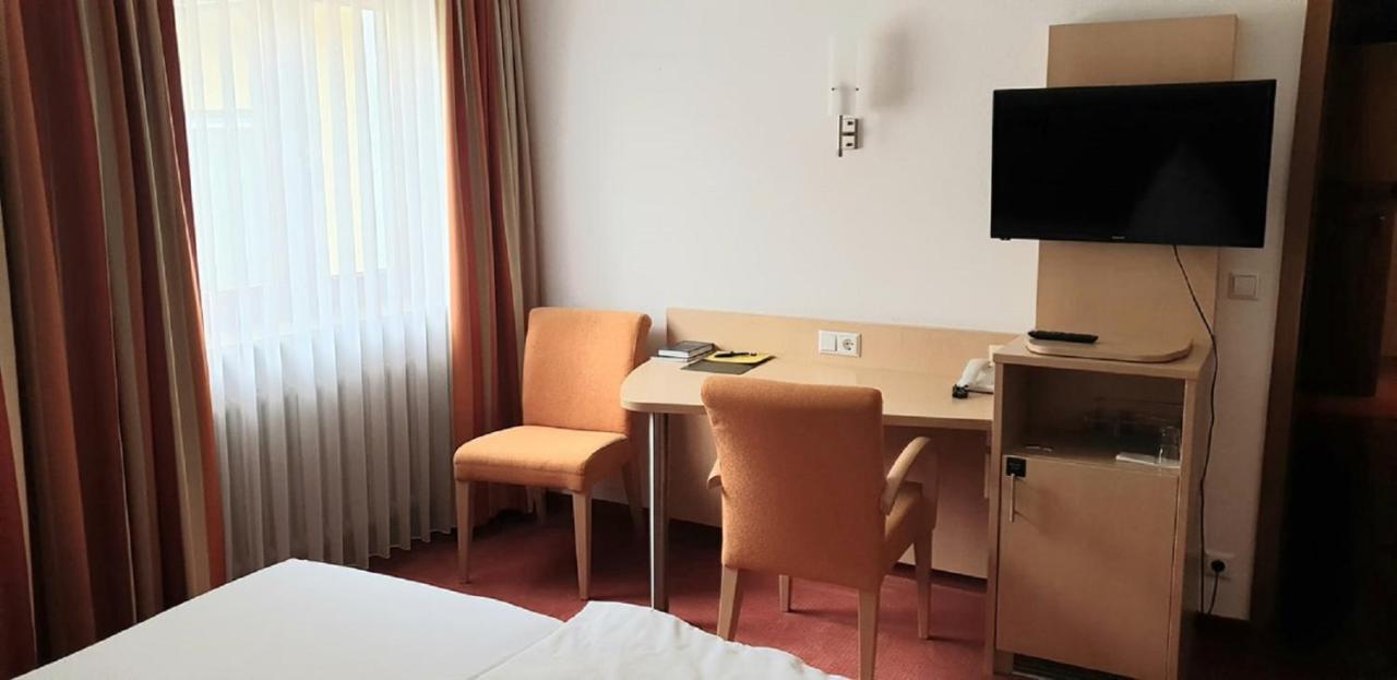 Lilton Hotel Stuttgart-Zuffenhausen Экстерьер фото