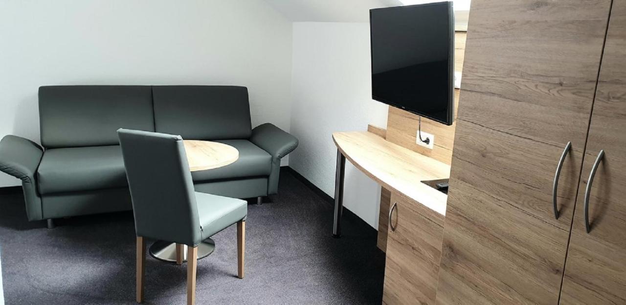 Lilton Hotel Stuttgart-Zuffenhausen Экстерьер фото